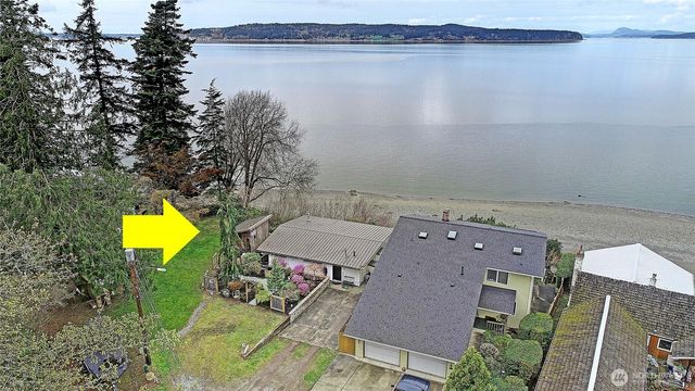 303 Arrowhead Point Lane, Camano Island, WA 98282
