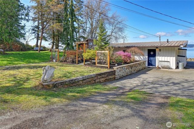 303 Arrowhead Point Lane, Camano Island, WA 98282