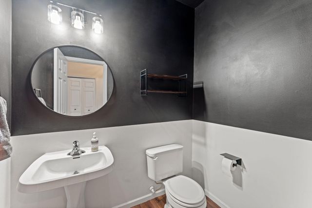 1550 Zarthan Avenue S 512, Saint Louis Park, MN 55416