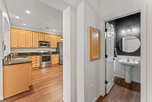 1550 Zarthan Avenue S 512, Saint Louis Park, MN 55416