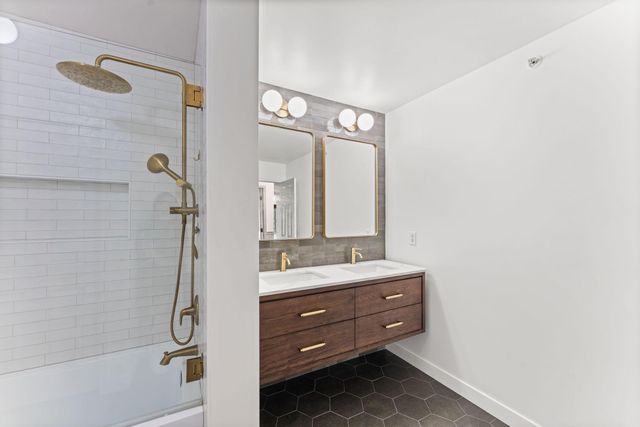 1550 Zarthan Avenue S 512, Saint Louis Park, MN 55416