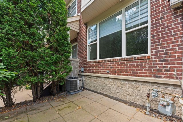 1550 Zarthan Avenue S 512, Saint Louis Park, MN 55416