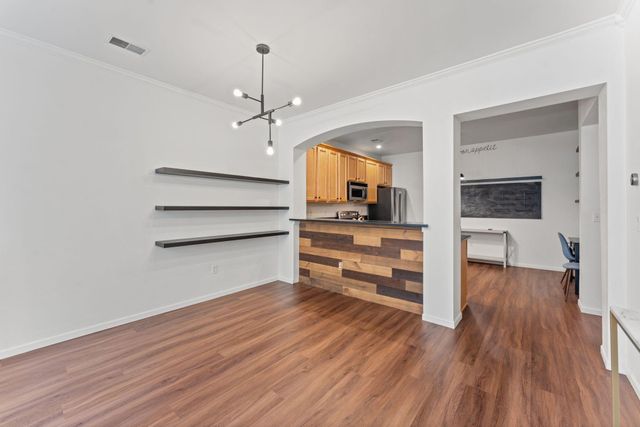 1550 Zarthan Avenue S 512, Saint Louis Park, MN 55416