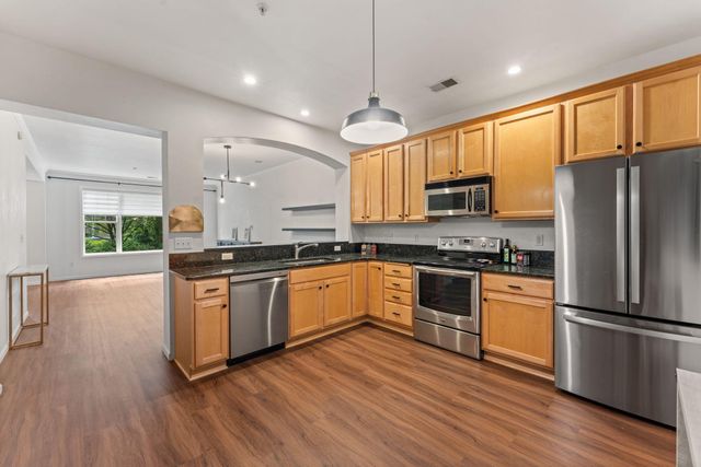 1550 Zarthan Avenue S 512, Saint Louis Park, MN 55416