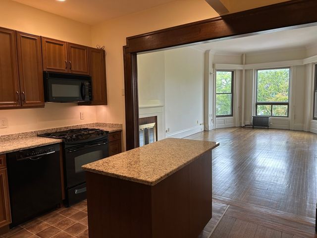 31 Bay State Rd 2, Boston, MA 02215
