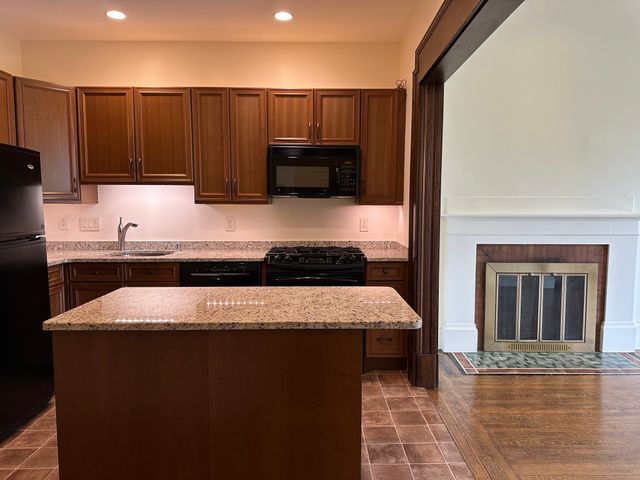 31 Bay State Rd 2, Boston, MA 02215