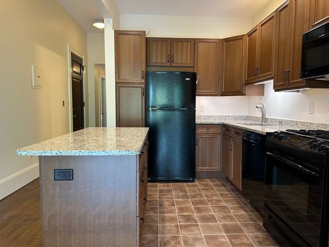 31 Bay State Rd 2, Boston, MA 02215