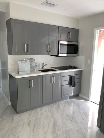 1938 Sheridan St REAR, Hollywood, FL 33020