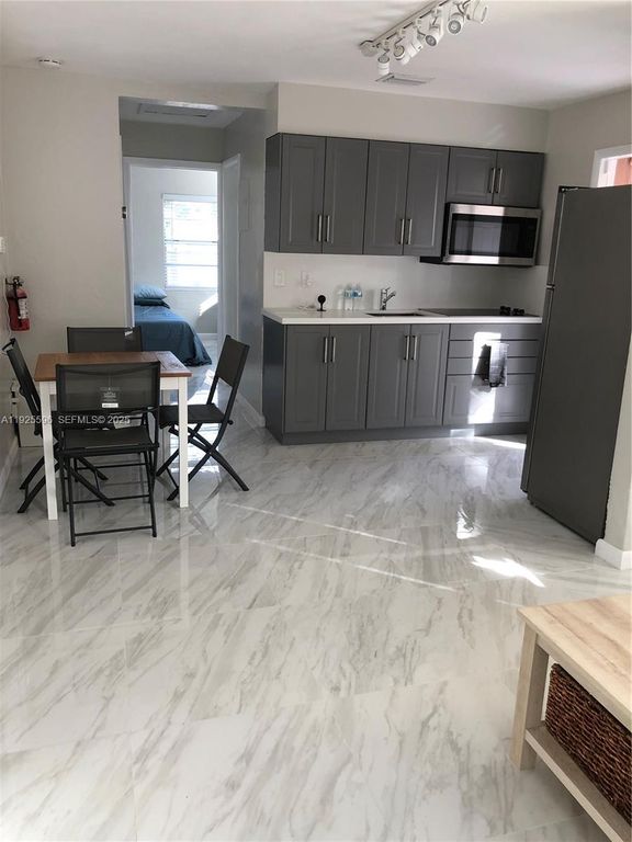 1938 Sheridan St REAR, Hollywood, FL 33020