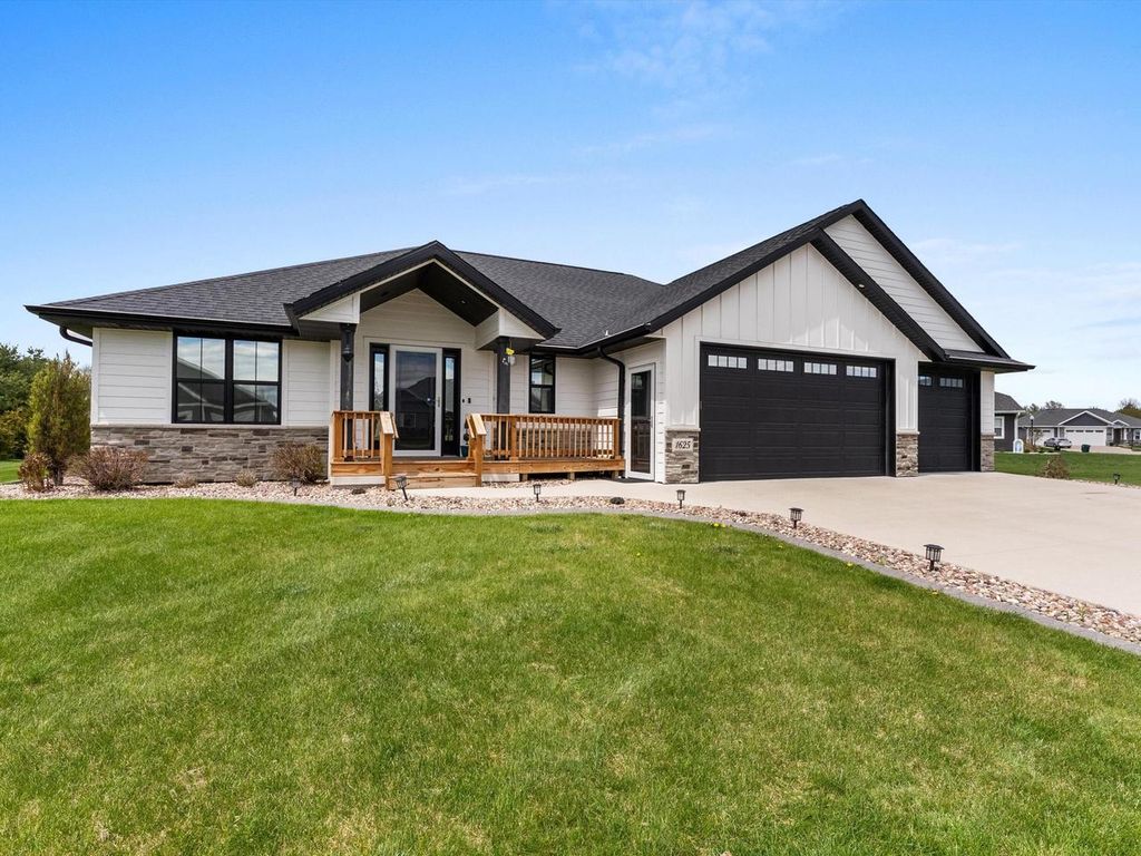 1625 Drusillas WAY, Green Bay, WI 54313