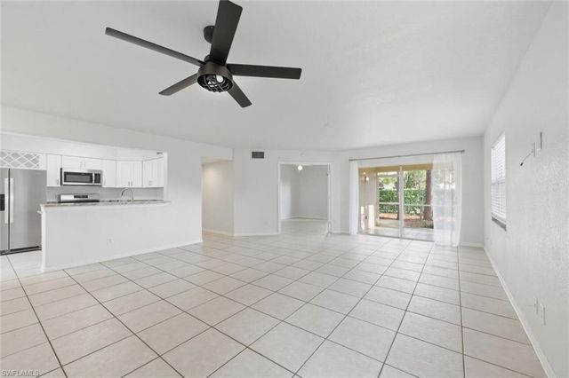 9570 Crescent Garden DR A102, Naples, FL 34109