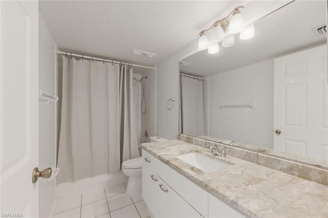 9570 Crescent Garden DR A102, Naples, FL 34109