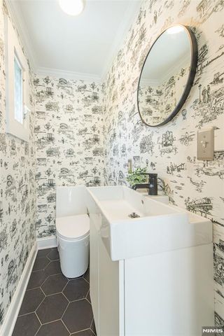 35 Howe Avenue, Montclair, NJ 07042