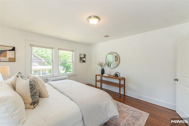 35 Howe Avenue, Montclair, NJ 07042