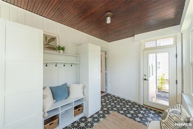 35 Howe Avenue, Montclair, NJ 07042