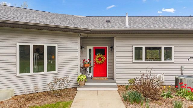 W5472 County Road B, Rio, WI 53960