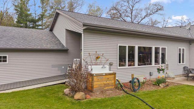 W5472 County Road B, Rio, WI 53960