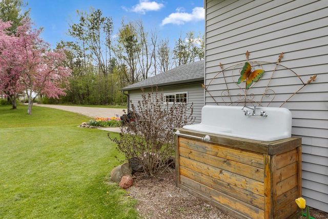 W5472 County Road B, Rio, WI 53960