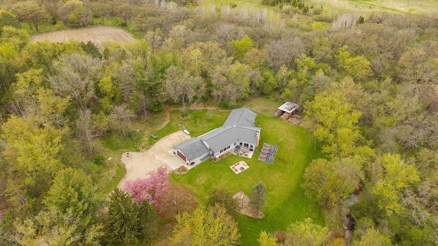 W5472 County Road B, Rio, WI 53960