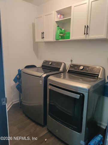 4260 HEMLOCK Street, Jacksonville, FL 32218