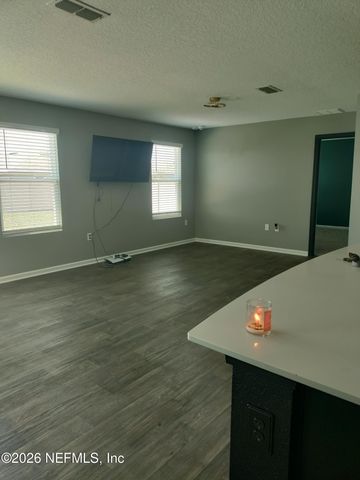 4260 HEMLOCK Street, Jacksonville, FL 32218