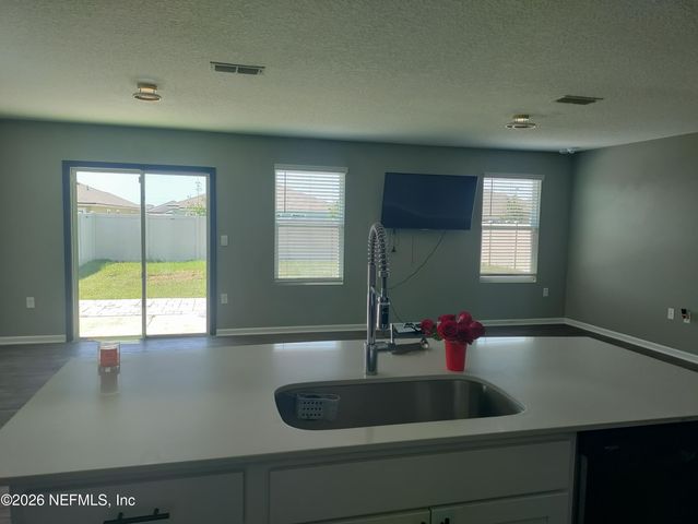 4260 HEMLOCK Street, Jacksonville, FL 32218