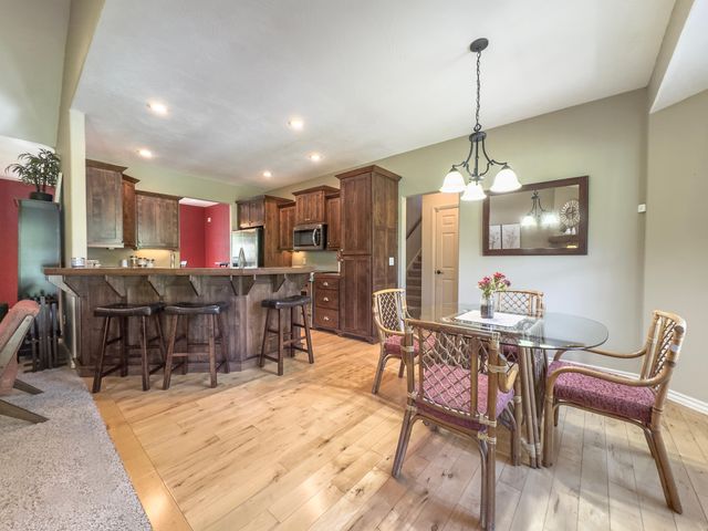 555 E Farm Road 84, Springfield, MO 65803