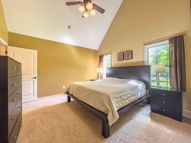 555 E Farm Road 84, Springfield, MO 65803