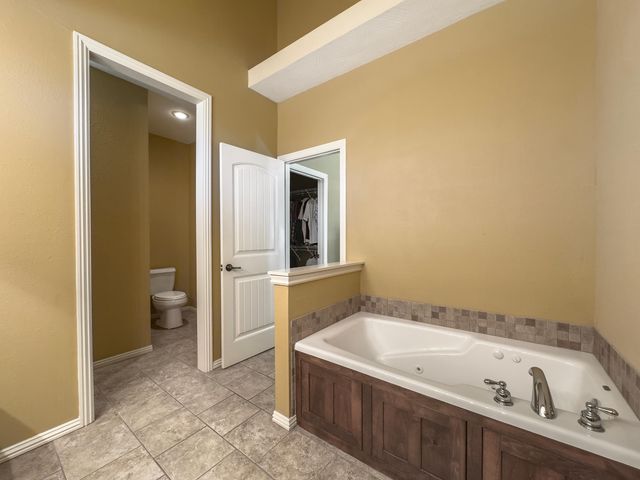 555 E Farm Road 84, Springfield, MO 65803