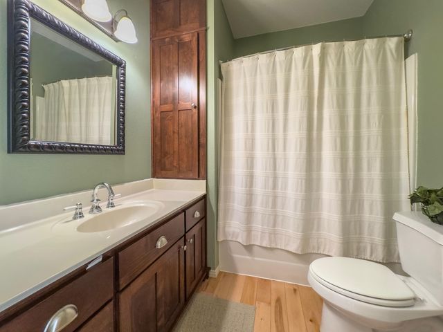 555 E Farm Road 84, Springfield, MO 65803