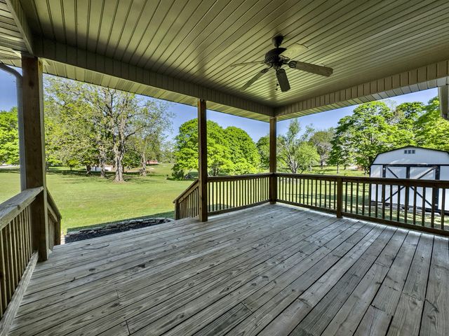 555 E Farm Road 84, Springfield, MO 65803