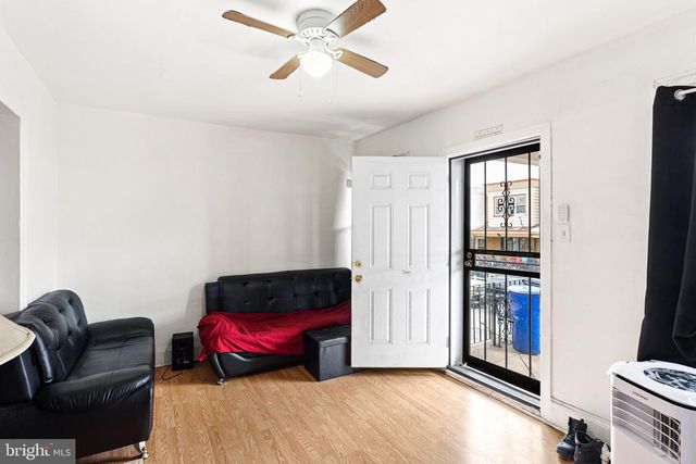 4758 OAKMONT ST, Philadelphia, PA 19136