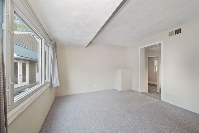 216 Boston Rd, Southborough, MA 01772