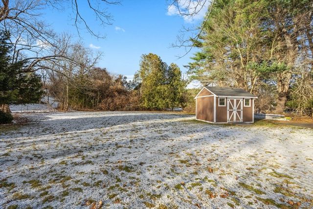 216 Boston Rd, Southborough, MA 01772