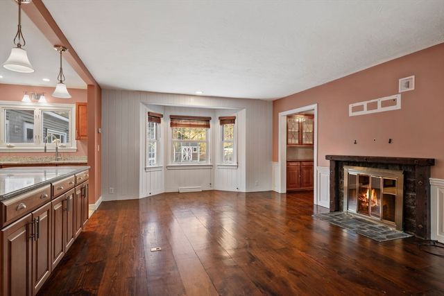 216 Boston Rd, Southborough, MA 01772