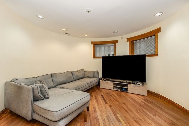 4744 S Prairie Avenue 1A, Chicago, IL 60615