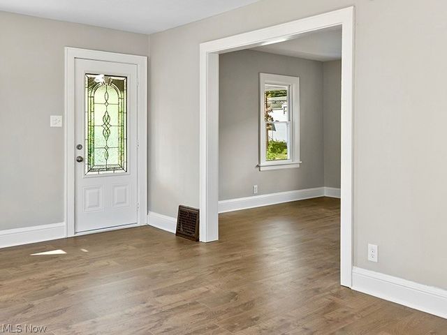 677 Eastland Avenue, Akron, OH 44305