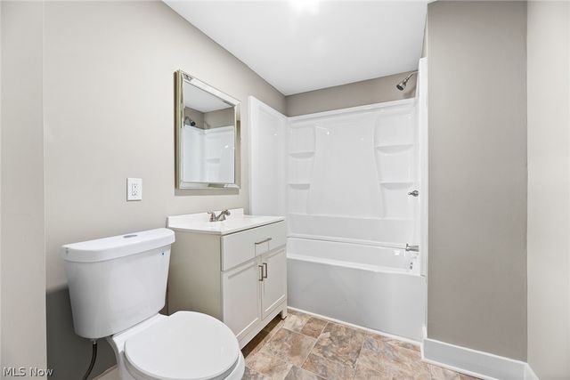 677 Eastland Avenue, Akron, OH 44305