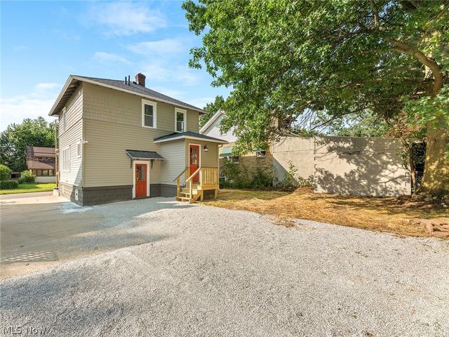677 Eastland Avenue, Akron, OH 44305