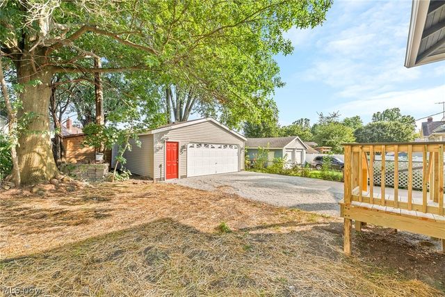 677 Eastland Avenue, Akron, OH 44305