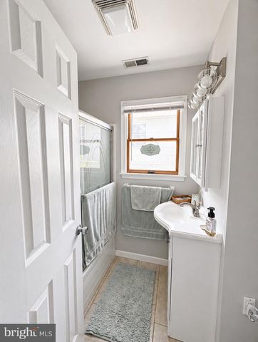 104 E THAMES RD, Little Egg Harbor Twp, NJ 08087