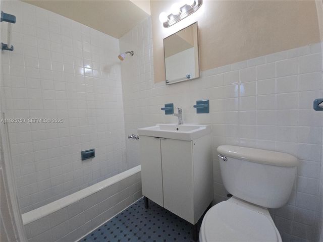 1942 Monroe St 4, Hollywood, FL 33020