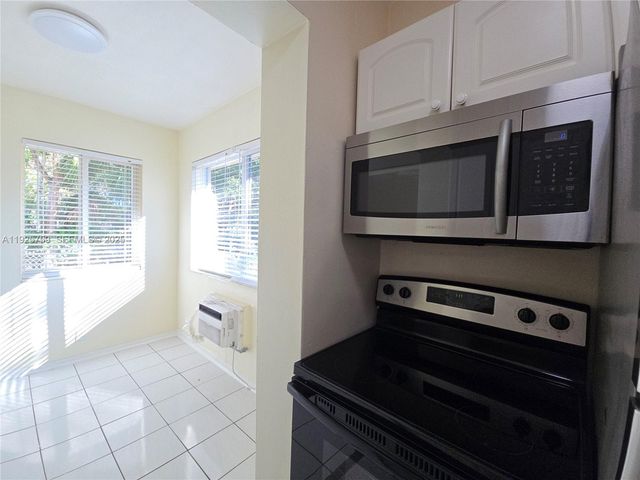 1942 Monroe St 4, Hollywood, FL 33020