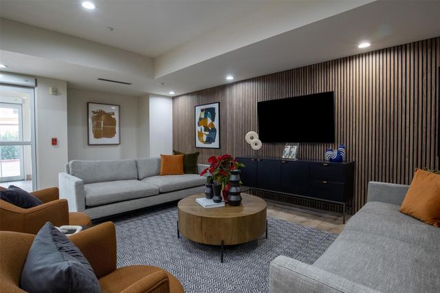 8719 Farm Market 1960 West Road 215, Houston, TX 77070