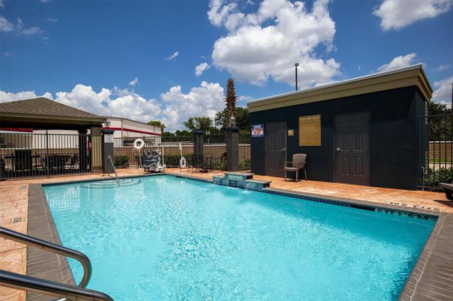 8719 Farm Market 1960 West Road 215, Houston, TX 77070