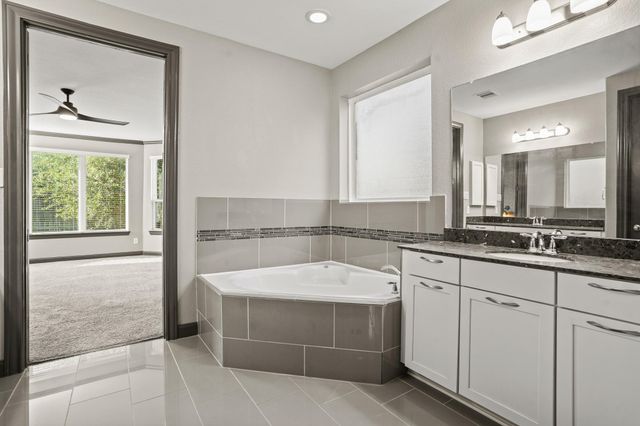 14105 N Lake Branch Lane Lane, Houston, TX 77044