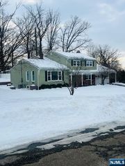 25 Nathan Way, Wayne, NJ 07470