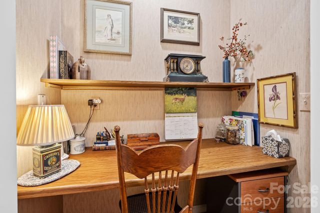 21 Four Oaks Drive, Arden, NC 28704