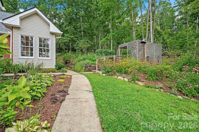 21 Four Oaks Drive, Arden, NC 28704
