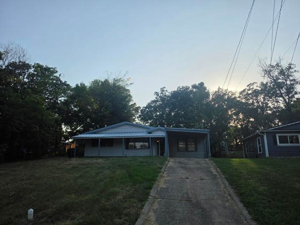 1011 Park Drive, Denison, TX 75020